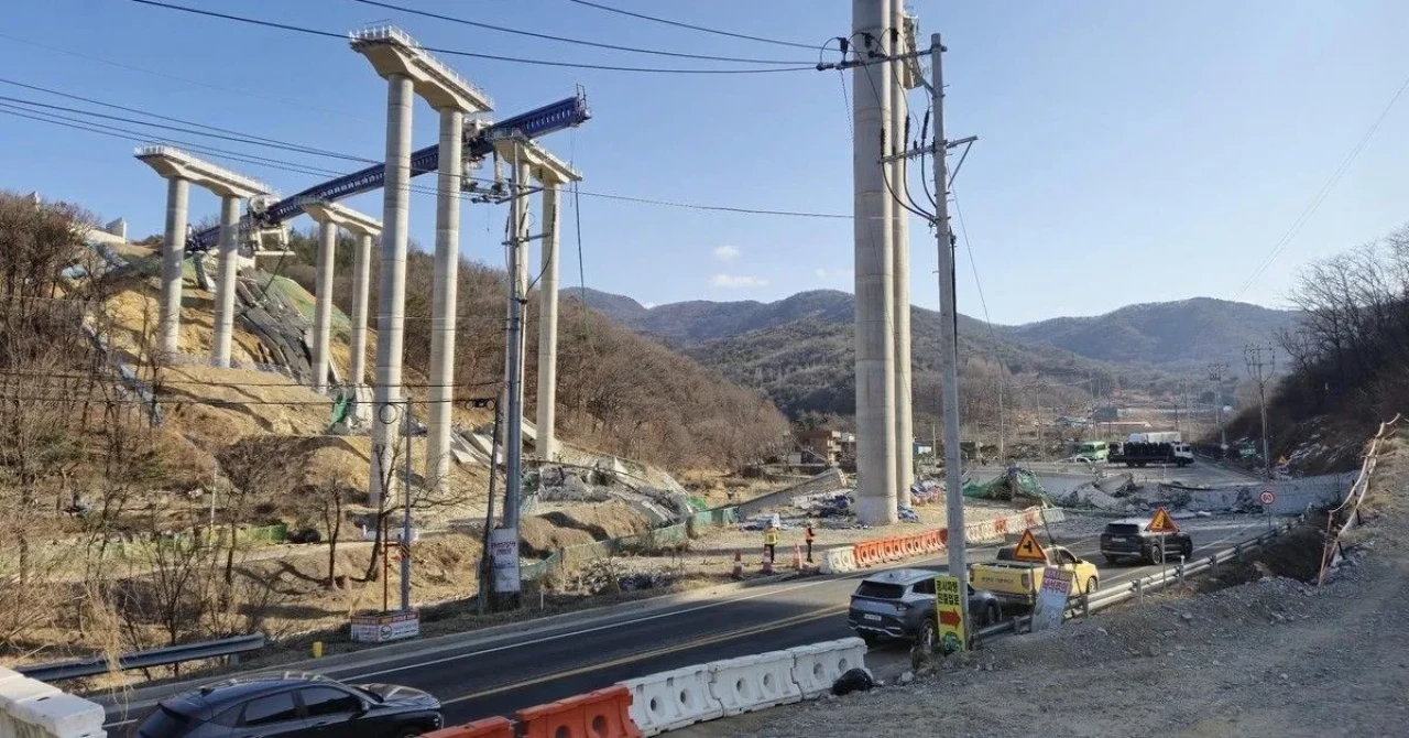 Güney Kore’de otoyol köprüsü çöktü: 3 ölü, 5 yaralı