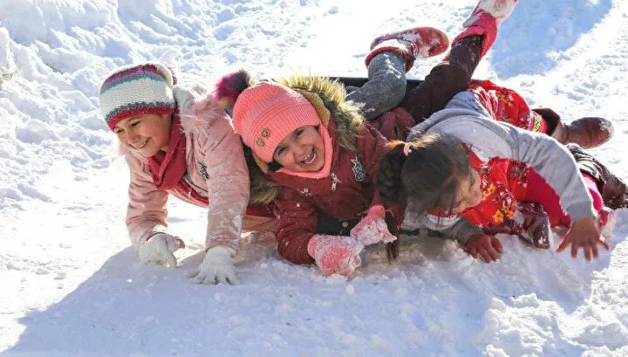Bugün 19 Şubat Samsun'da Okullar Tatil mi? Kamu Çalışanlarına Resmi Tatil İzni Var mı?