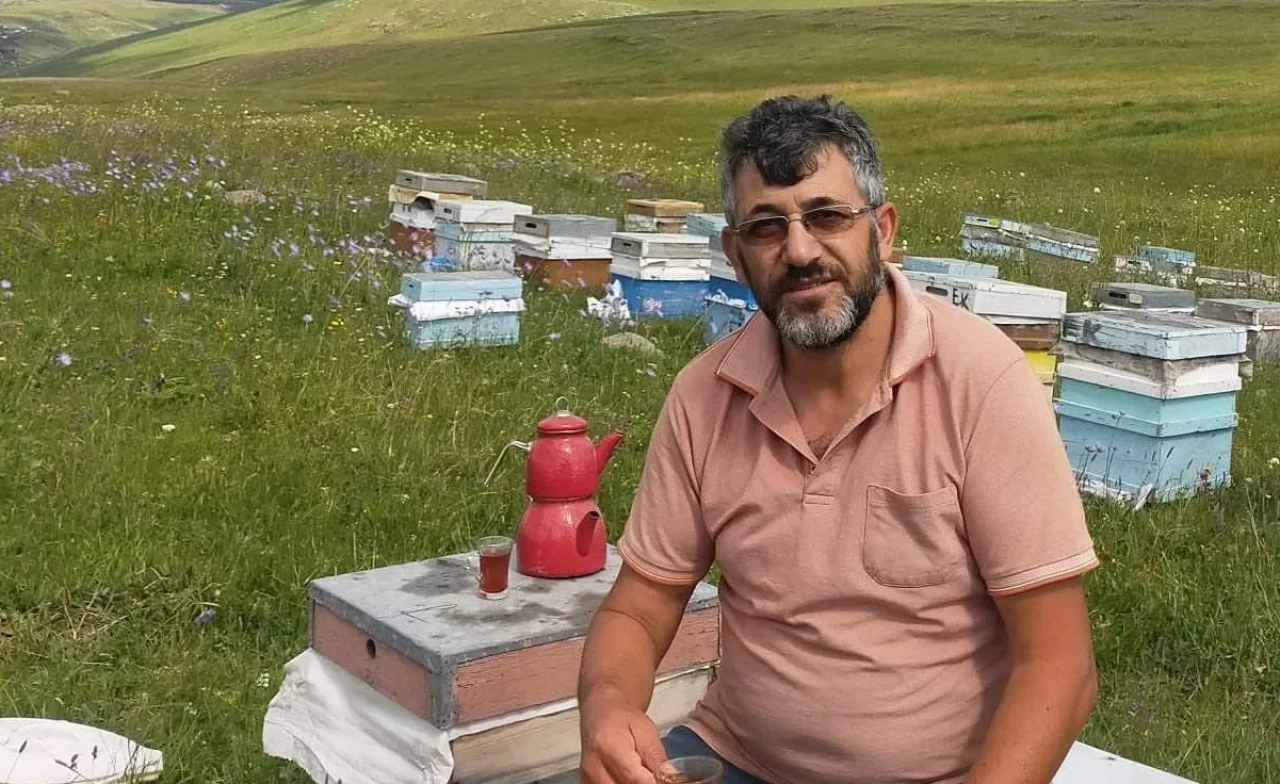 Kars'ta Arıcılığın Filozofu: Ali Hoca'nın Doğal Bal Yolculuğu