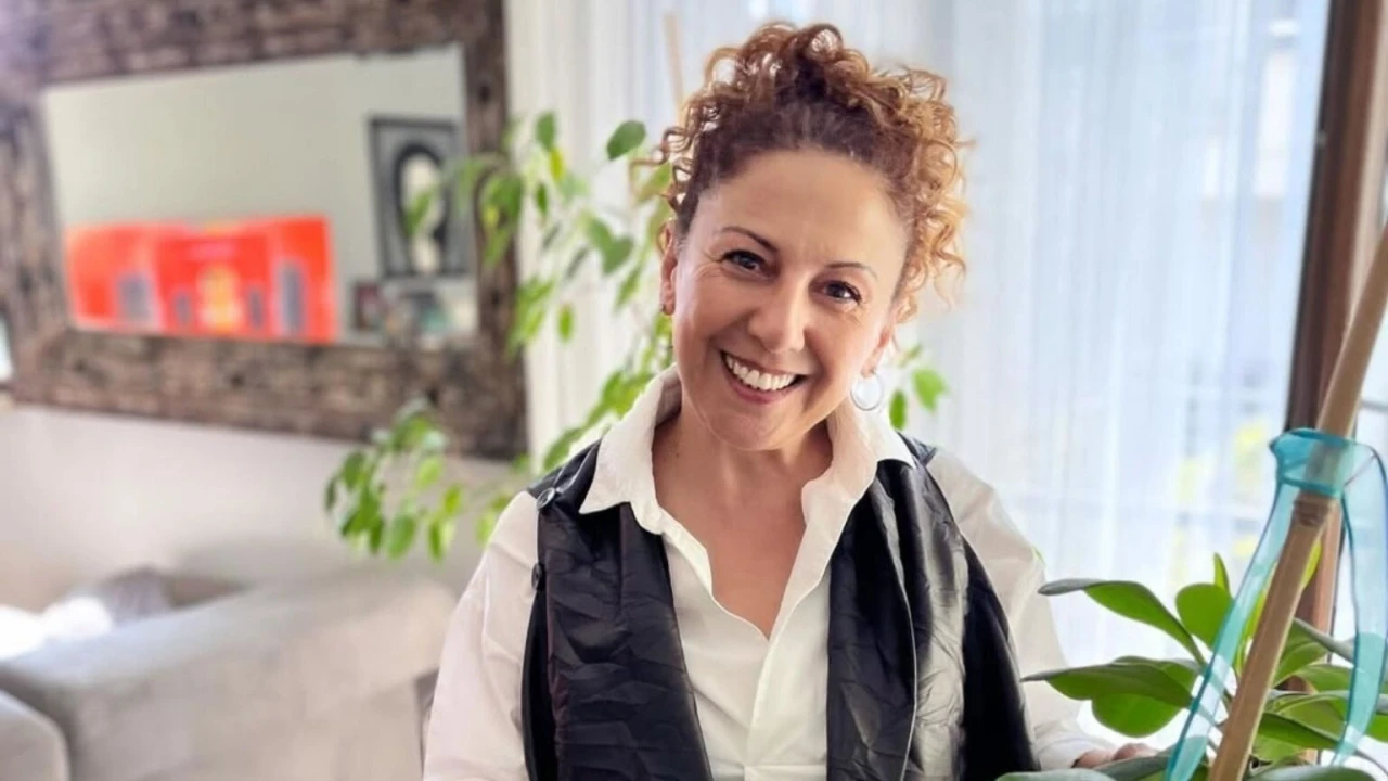 Leyla Dizisi Nur’un Annesi Kim? Gerçek Adı, Kaç Yaşında, Nereli ve Kariyeri