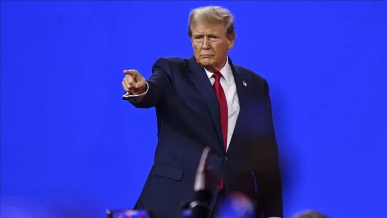 Trump, 5 Milyon Dolara Altın Kart Satışıyla Yabancı Yatırımcılara Yeşil Kart ve Vatandaşlık İmkanı Sunuyor