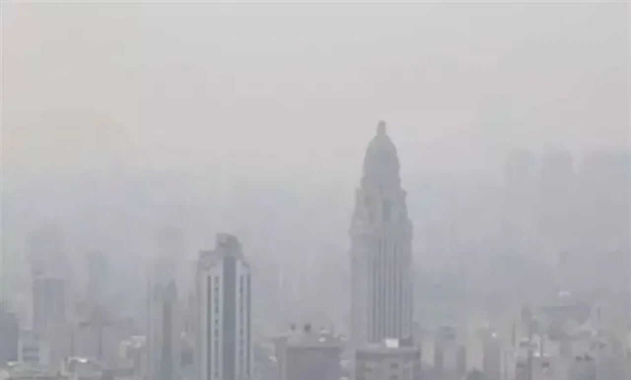 Hava kirliliği Tahran'da okulları tatil ettirdi: Durum çok vahim