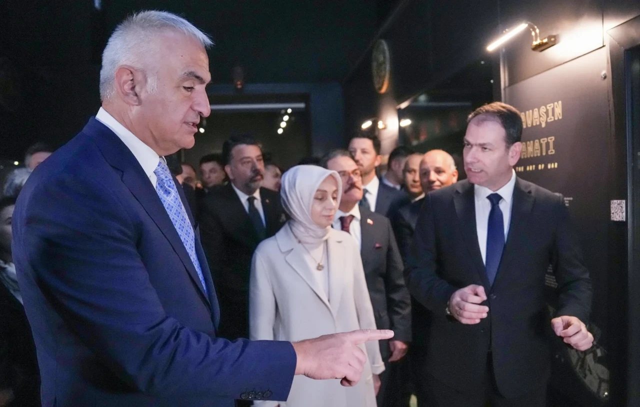 Türkiye Cumhuriyeti'nin 102. yılına özel açılan sergi büyük ilgi gördü