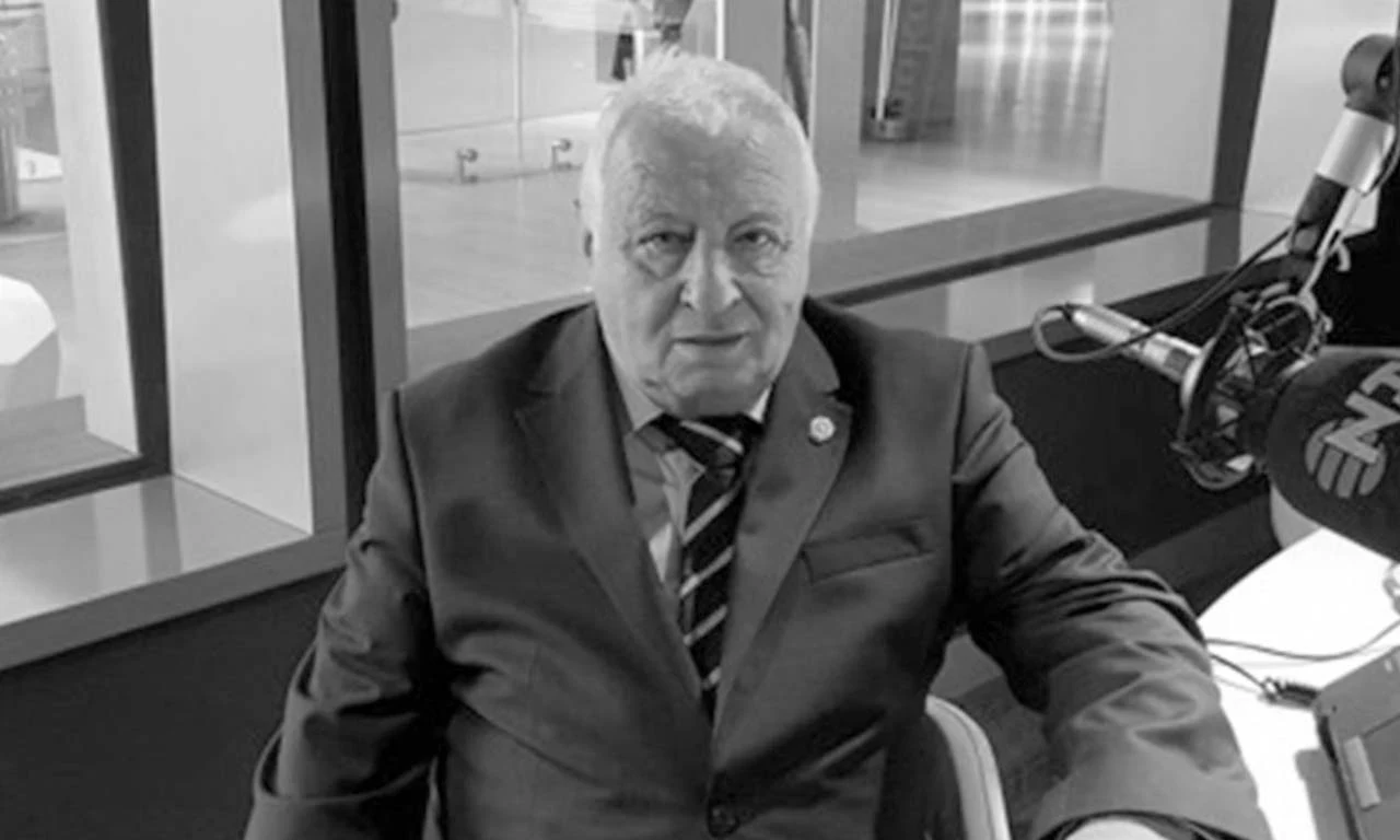 Ogün Altıparmak’ın Eşi Kimdir? Esin Ayyıldız Öldü Mü, Kaç Yaşında, Hastalığı Neydi?