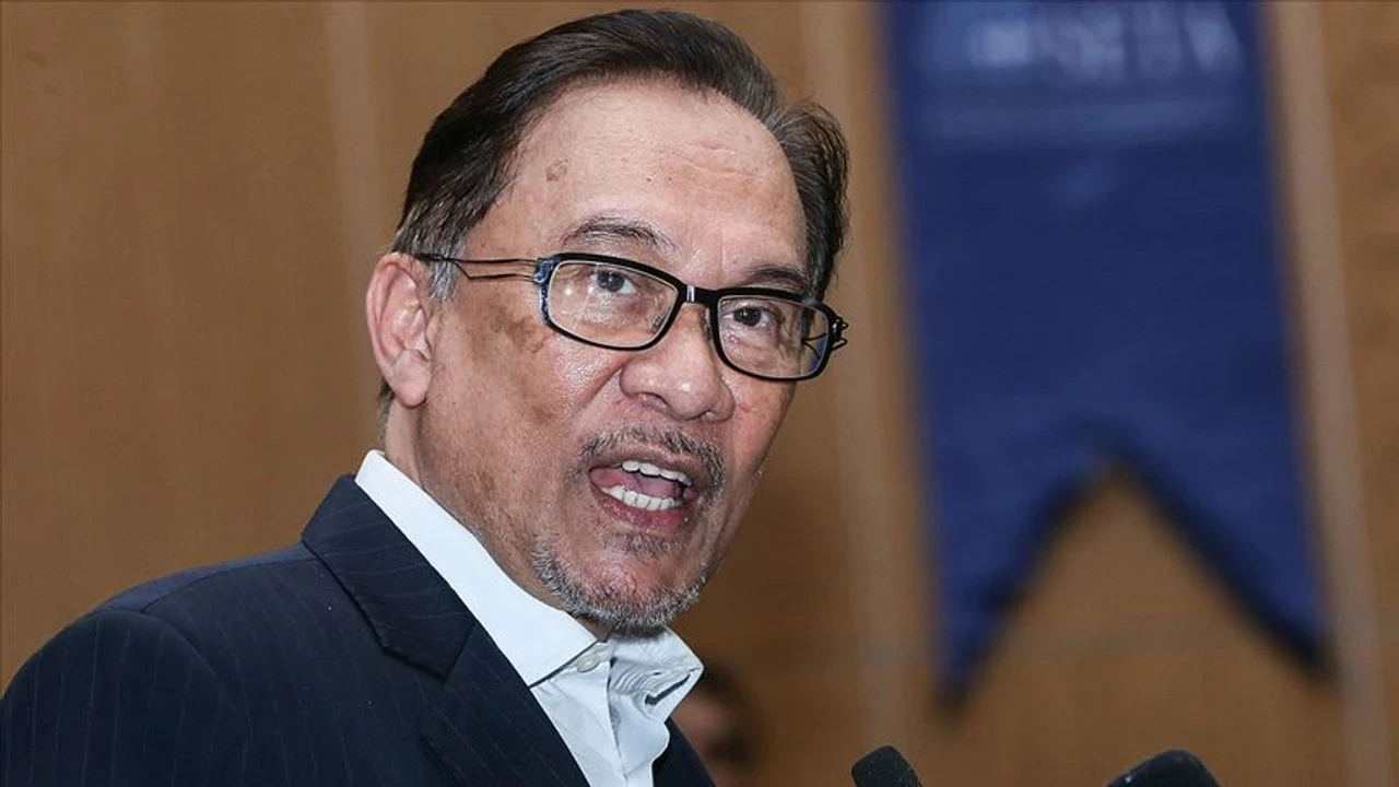 Malezya Başbakanı Enver İbrahim Kimdir, Kaç Yaşında Nereli Siyasi Hayatı ve Biyografisi