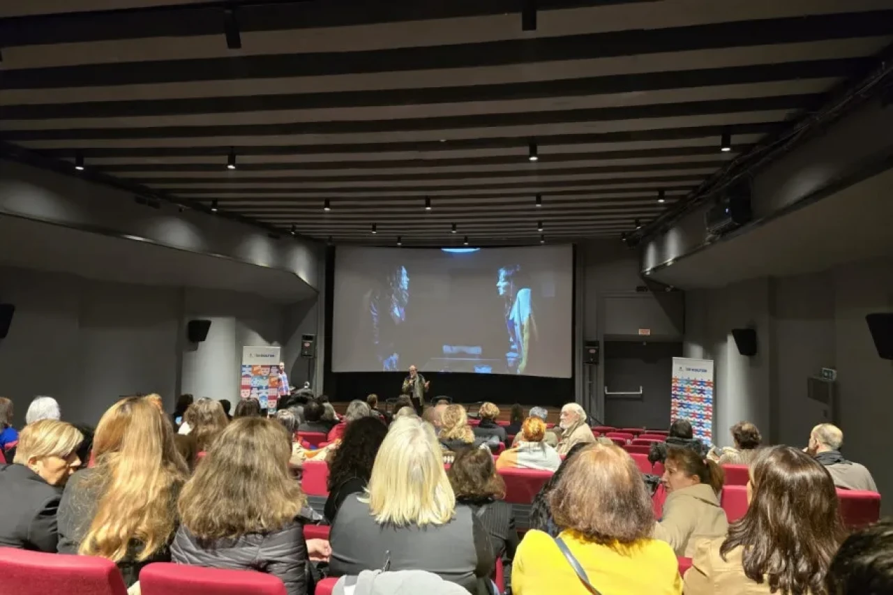 "Parmaklıklar Ardında İki Kadın" Filminin Gala Gösterimi Beyoğlu Sineması'nda Yapıldı! Filmin Konusu Ne, Ne Zaman Vizyona Girecek?