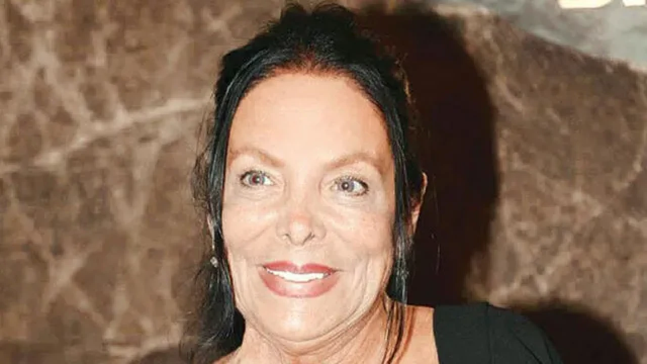 Azize Gencebay Kimdir? Orhan Gencebay ile Akraba mı, Neyi Oluyor, Kaç Yaşında?