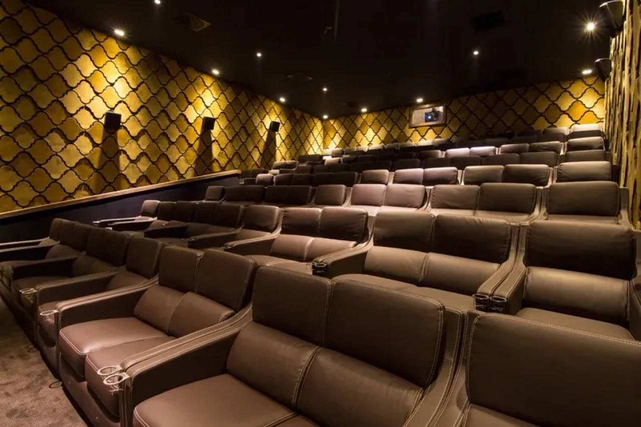 İstanbul'da sevgili koltuğu (ikili koltuk) olan sinema salonları!