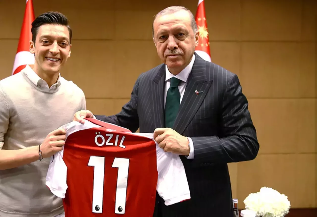 Mesut Özil AK Parti Yeni MKYK Listesinde Mi? MKYK Üyesi Oldu Mu?