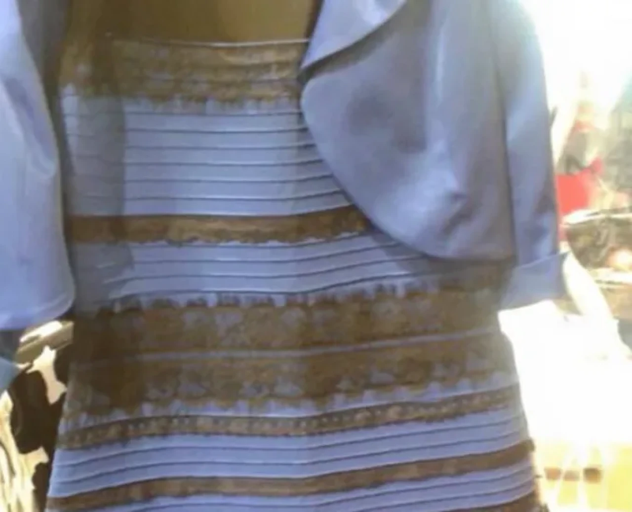 10 Yıl Önce Bugün: Bir Elbise, Dünyayı İkiye Böldü