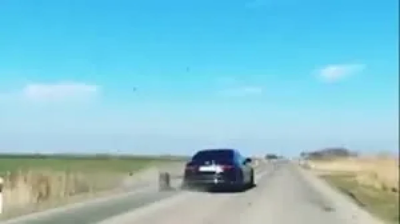 Sırbistan Cumhurbaşkanı Ölümden Döndü! Araç Seyir Halindeyken Lastik Koptu