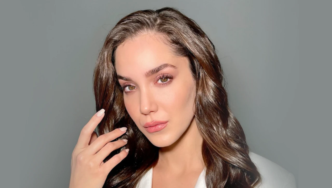 Kral Kaybederse Zümrüt Kim Oynuyor, Gerçek Adı? İpek Erdin Kaç Yaşında, Aslen Nereli, Oynadığı Diziler!