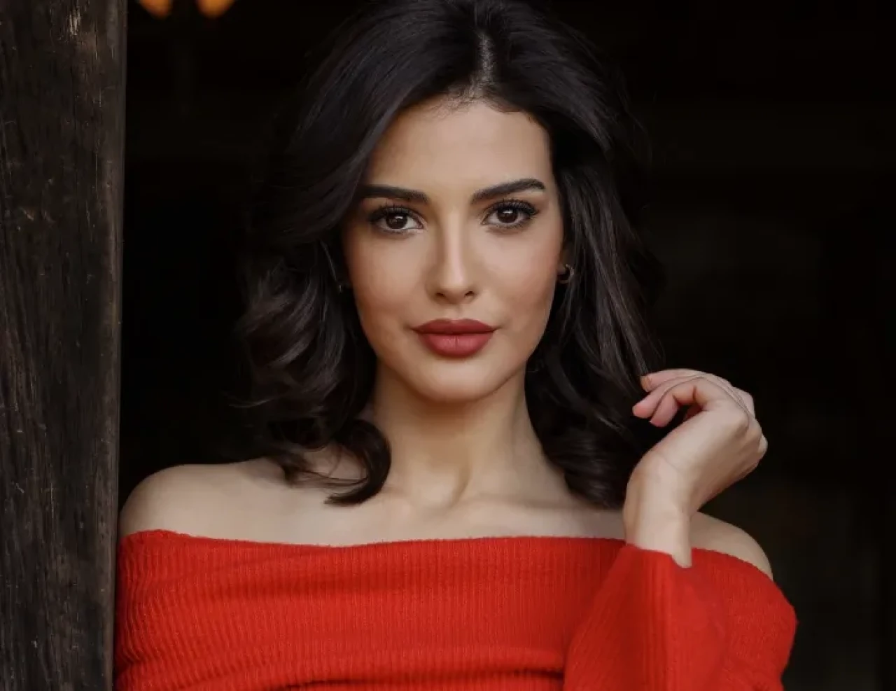 Mahassine Merabet Türk mü? Faslı mı? Aslen Nereli? Cenk Torun ile Sevgili mi?