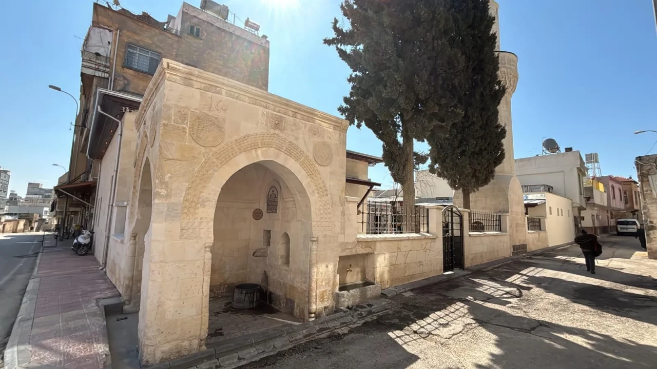 Ramazan ayının ilk günü 12 eser yeniden ibadete açılıyor