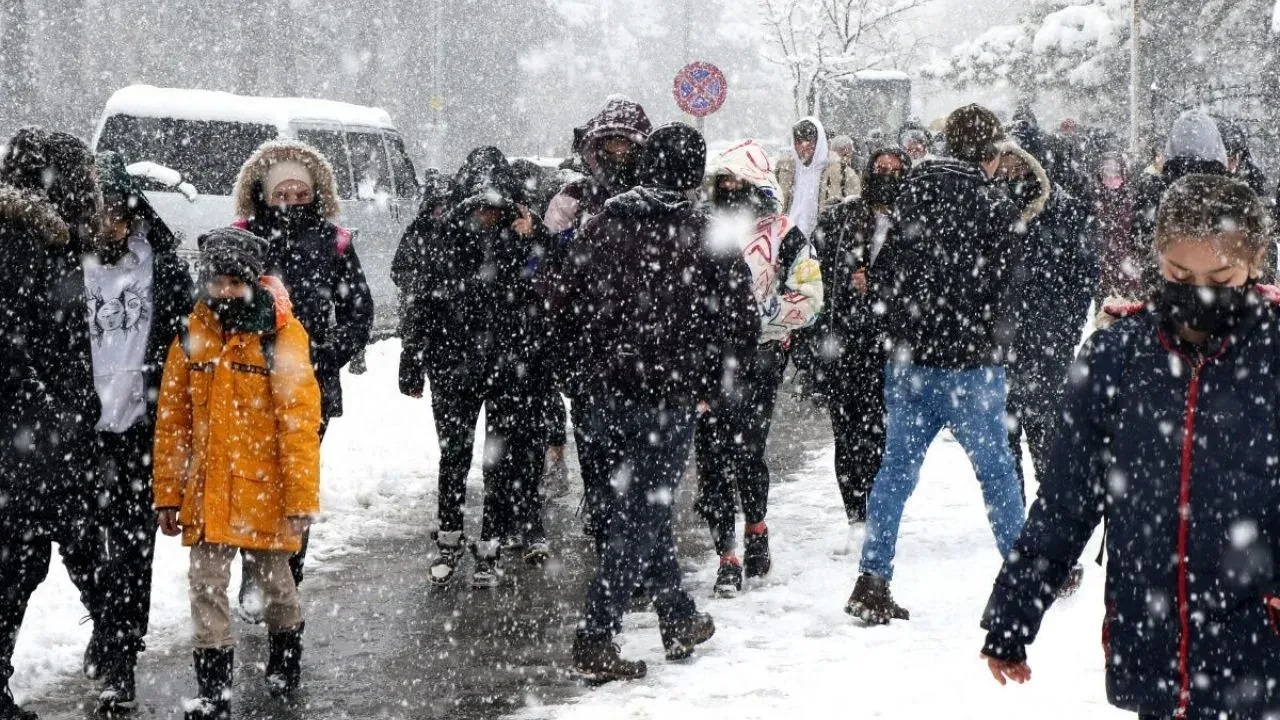 19 Şubat Türkiye Geneli Tatil Edilen İller ve İlçeler! Çarşamba Günü Okullar Tatil mi?