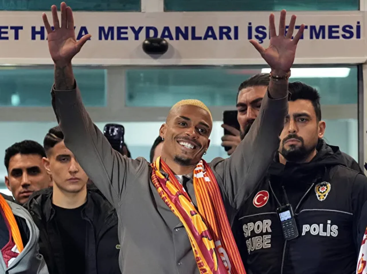 Mario Lemina UEFA Listesinde Neden Yok?
