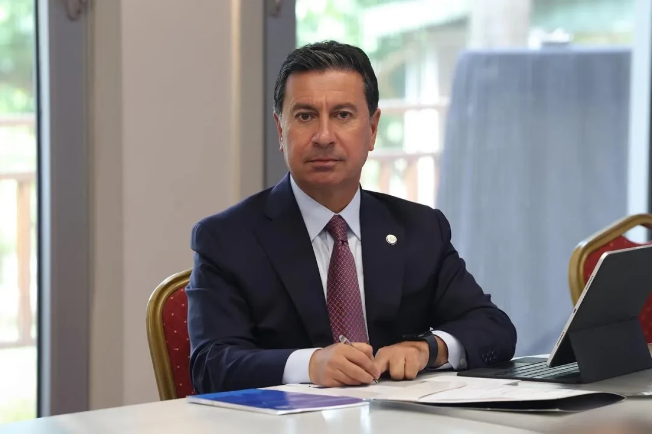 Muğla Büyükşehir Belediye Başkanı Ahmet Aras Kimdir, Evli mi? Muğla'da Başkanlar Evleniyor!