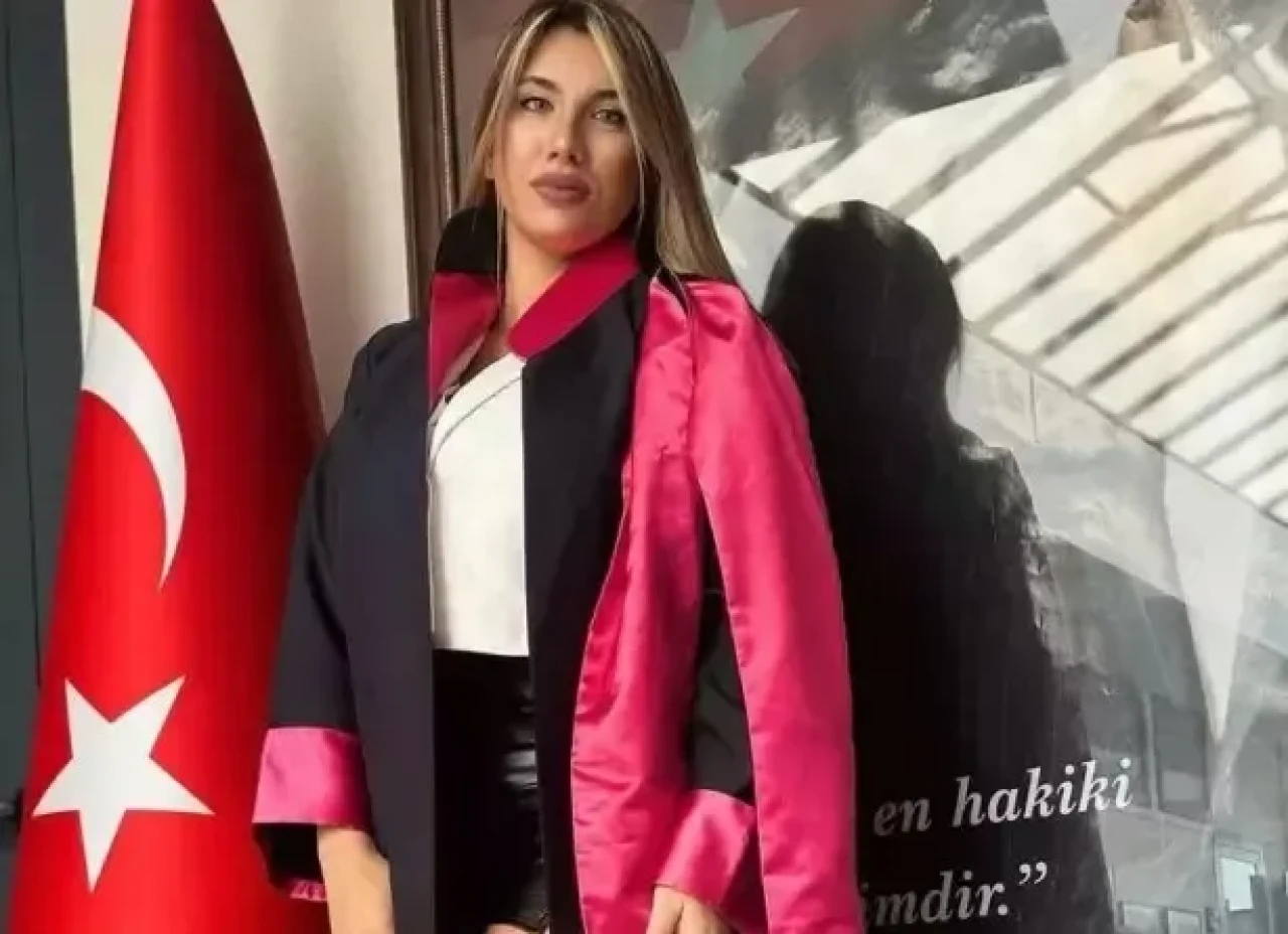 Elif Karaarslan'dan Olay Yaratan Mezuniyet Paylaşımı! Hakemlikten Men Edilmişti, Yeni Kariyerini Açıkladı