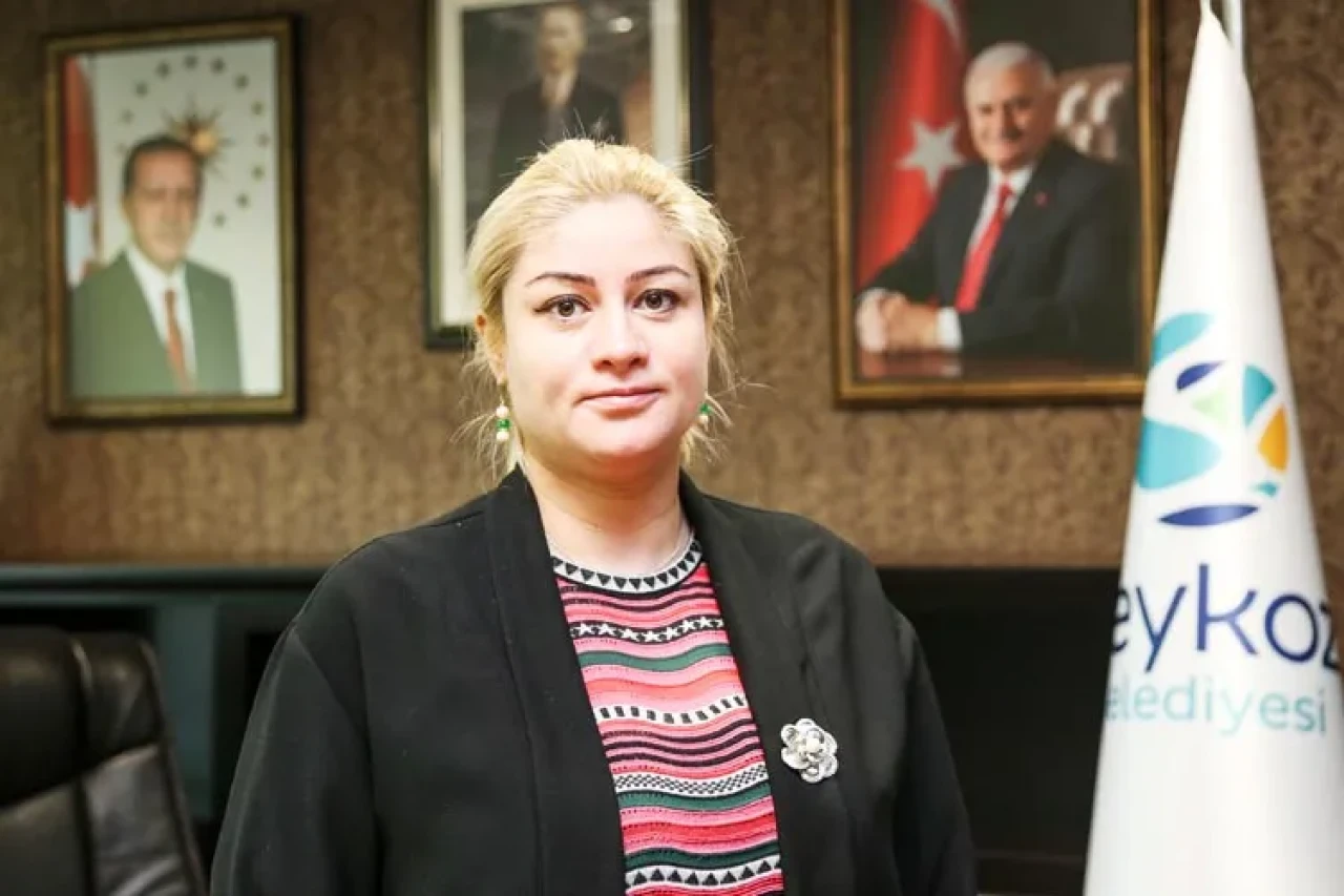 Manolya Demirören Tekin Kimdir, Aslen Nereli, Eğitim Durumu, Kaç Yaşında, Hayatı ve Kariyeri!