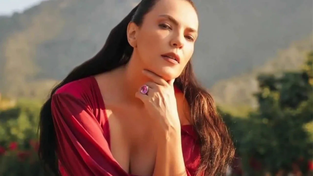 Yeşim Salkım kimdir? Kaç kez evlendi, çocuğu var mı, eşi kim? Kariyeri ve hayatı!