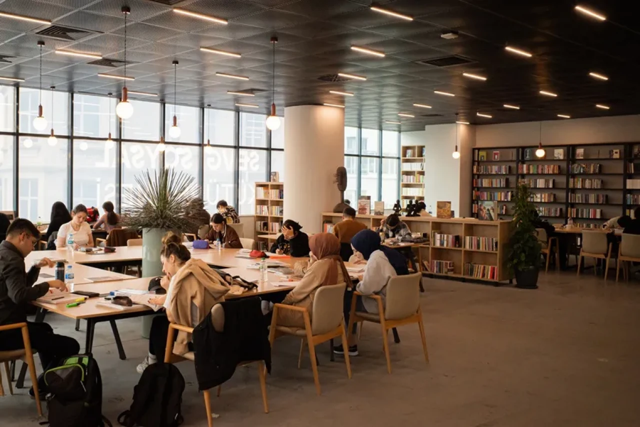 13 Şubat İstanbul Devlet ve Özel Üniversitelerde Ders Var mı, Tatil Mi?