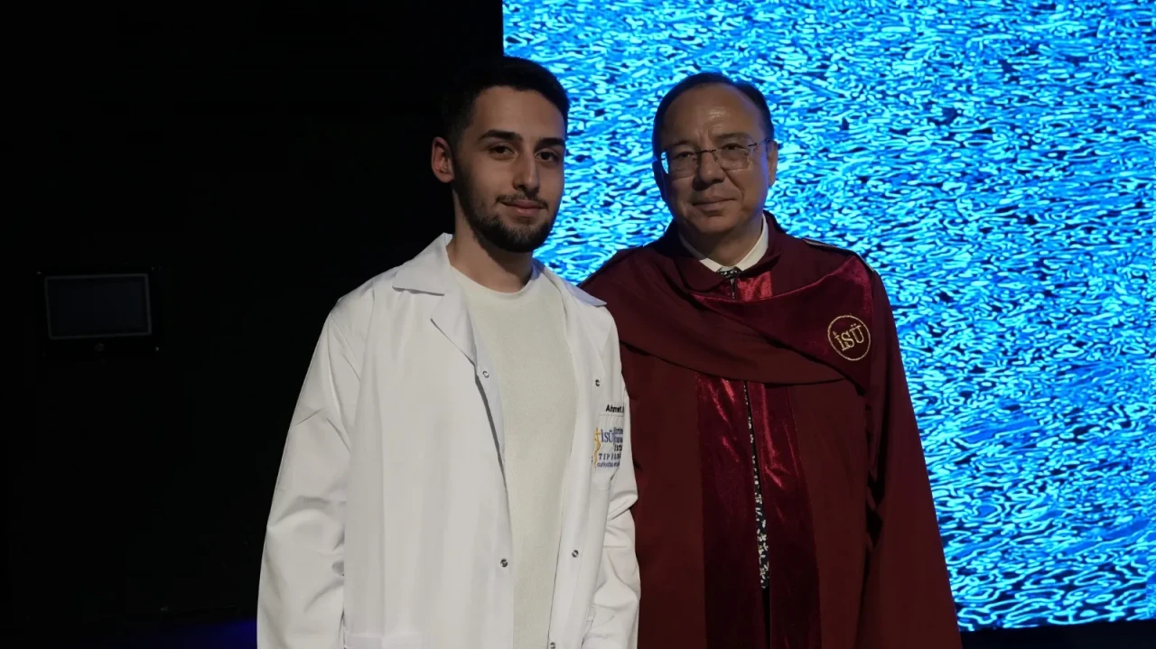 Aileler Gözyaşlarını Tutamadı! Geleceğin Doktorları İçin Büyük Gün