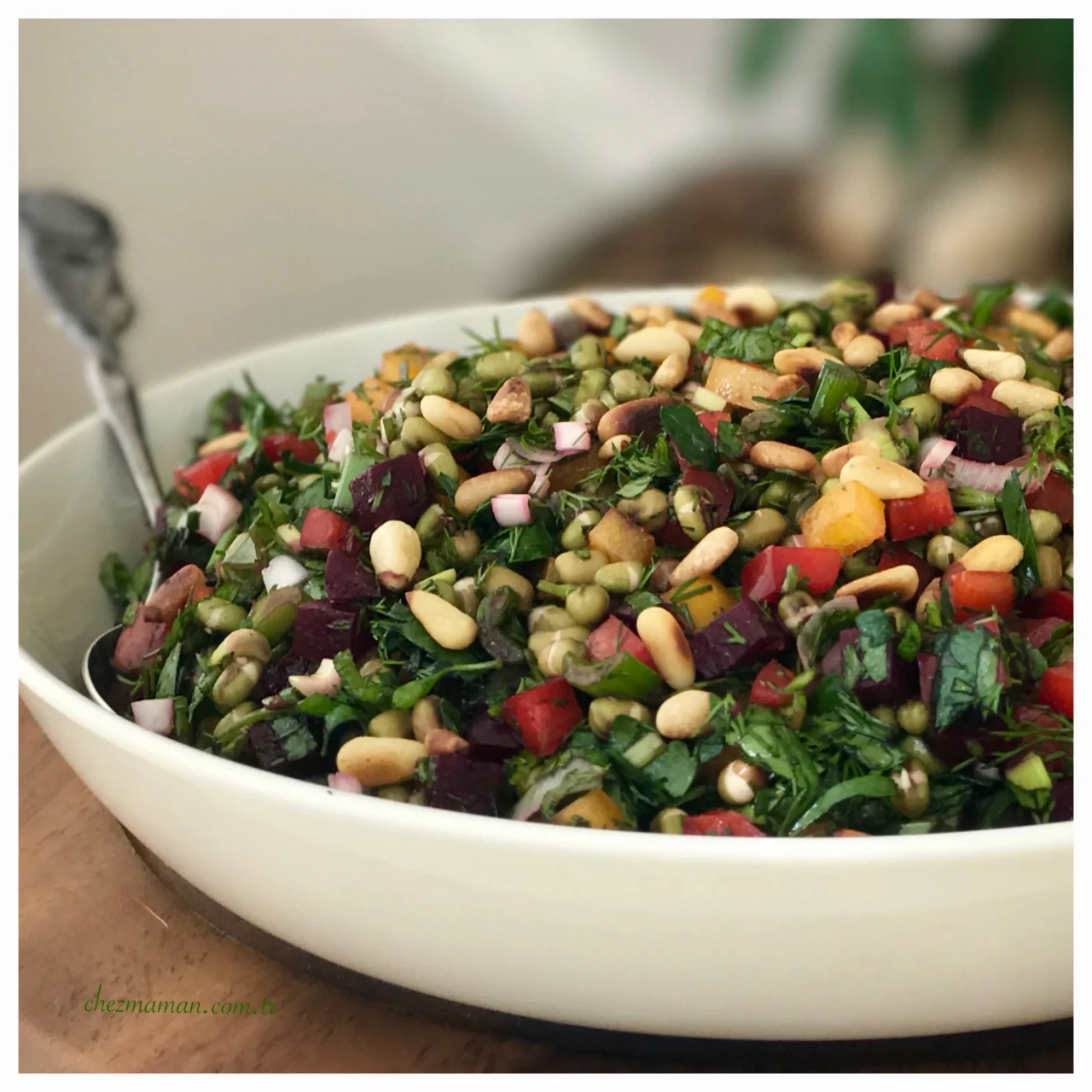 Bu Salata Tok Tutar, Yağ Yakar! İşte Şifa Dolu Maş Fasulyesi Salatası Tarifi