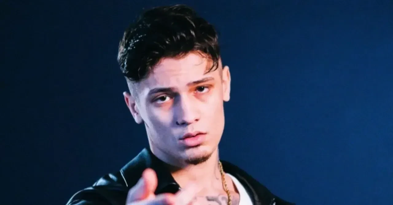 Rapçi Çakal Kimdir? Gerçek Adı, Yaşı, Sevgilisi, Evli mi, Eşi Kim? Müzik Kariyeri ve Özel Hayatı Hakkında Her Şey