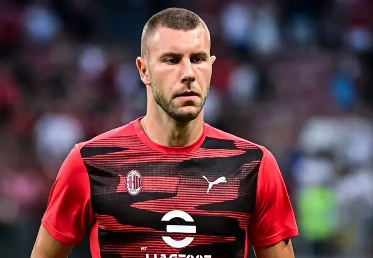 Galatasaray Üçlü Savunma İçin Yeni Adayını Belirledi! Strahinja Pavlovic İçin Transfer Çalışmaları Başladı