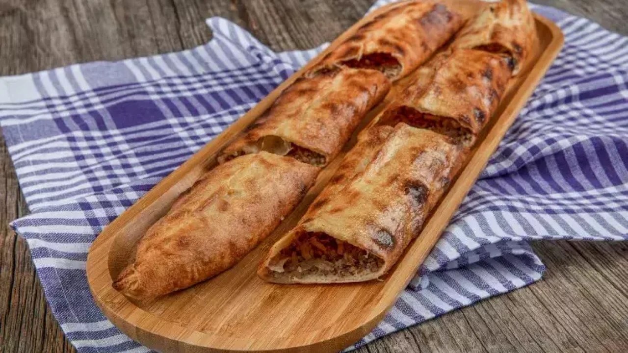 Bu Lezzeti Tadan Bir Daha Unutamıyor! Evde Bafra Pidesi Tarifiyle Fırın Tadında Sonuç
