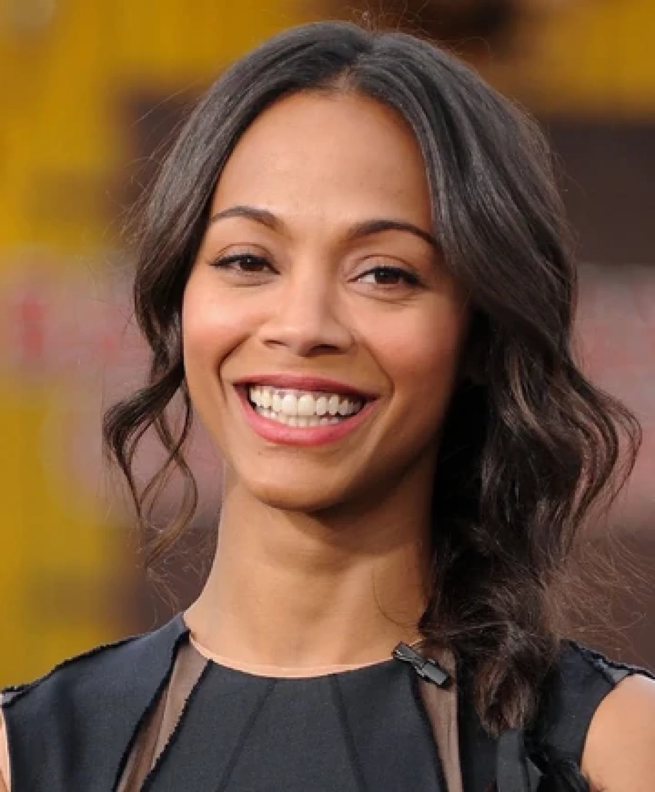 Zoe Saldana Kimdir,  Hayatı, Yer aldığı Sinema/Dizi Yapımları Neler?