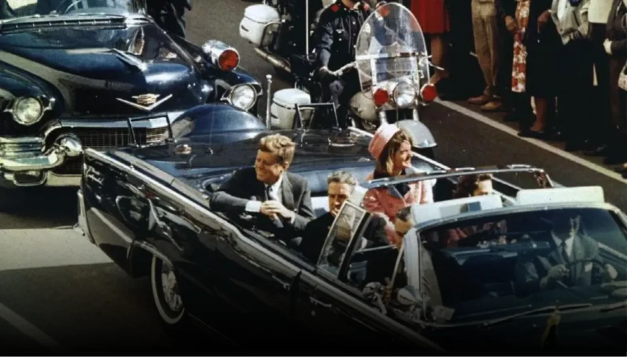 ABD'nin sakladığı büyük sır! Kennedy suikastine dair 80 bin belge açığa çıktı!