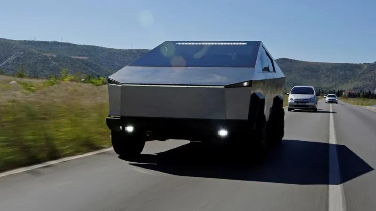 46 bin araca tehlike alarmı: Tesla geri çağırma kararı aldı!