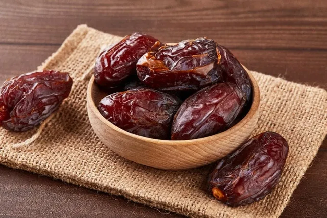 Unutarak yemek yiyip içmek orucu bozar mı? Peygamberimizin mucizevi cevabı!