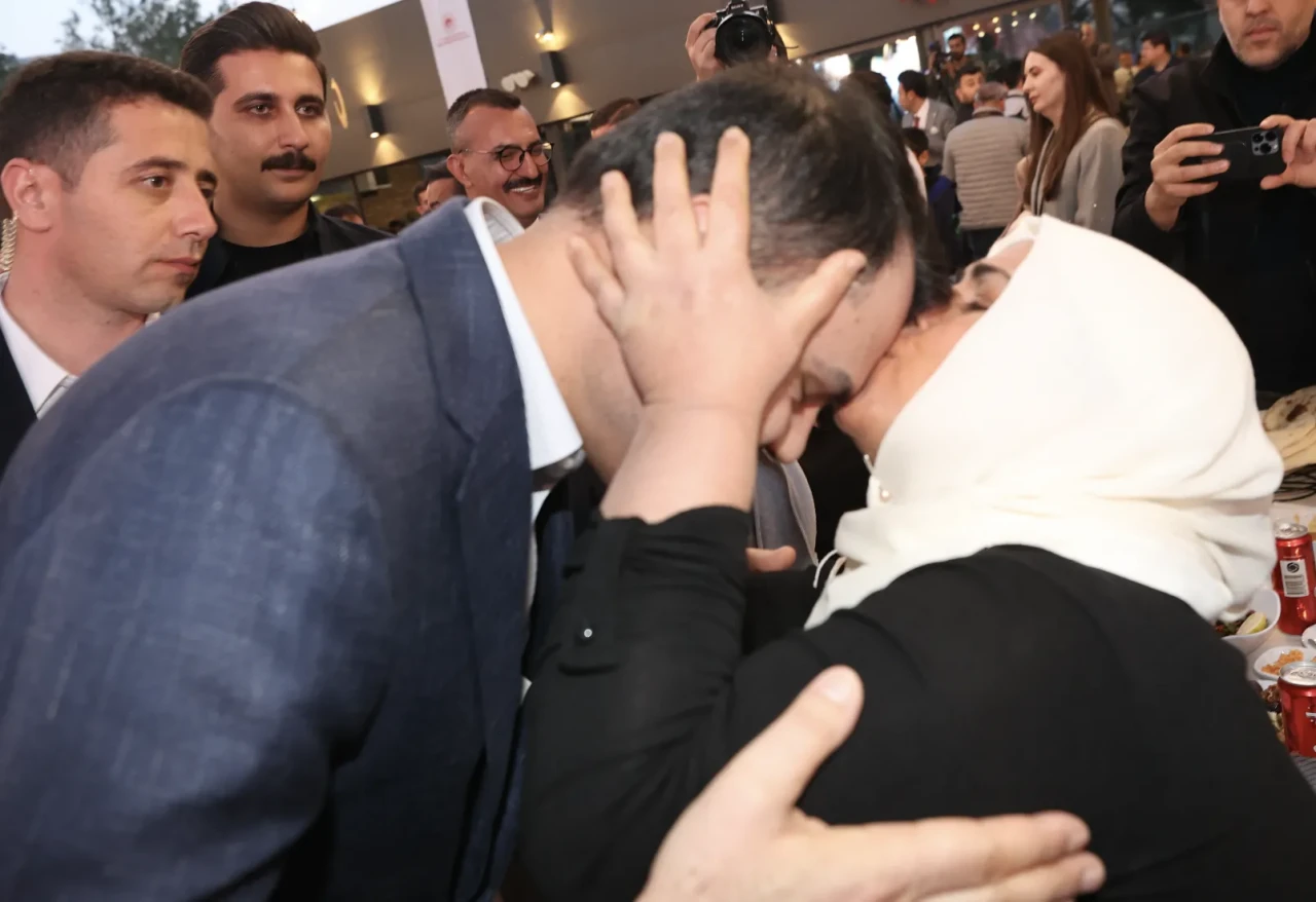 Afet konutlarında son durum! Bakan Kurum sahada incelemelerde bulundu