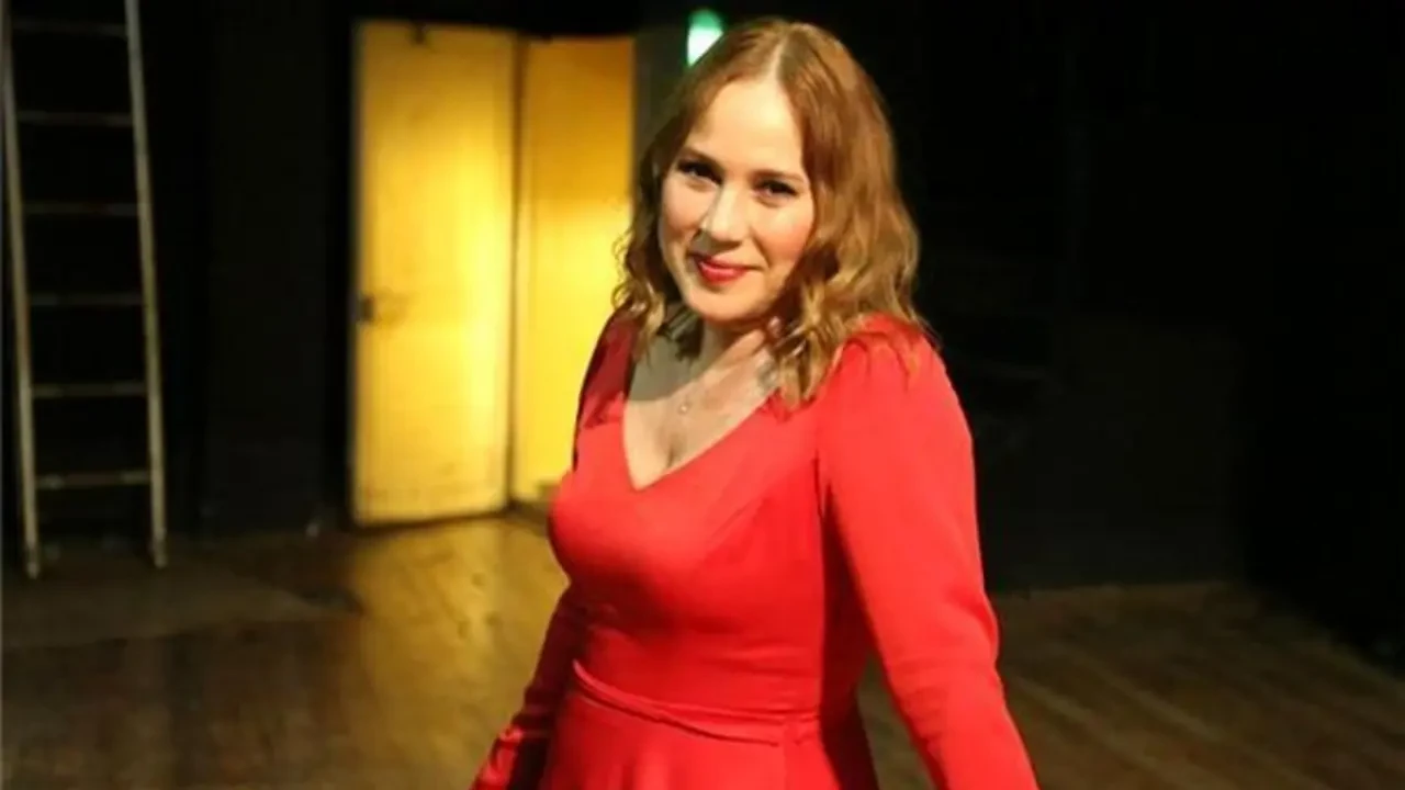 Jülide Kural kimdir, kaç yaşında, alevi mi, kiminle evli, eşi kim, aslen nereli, çocukları var mı? Ahmet Kural ile Kardeş mi?