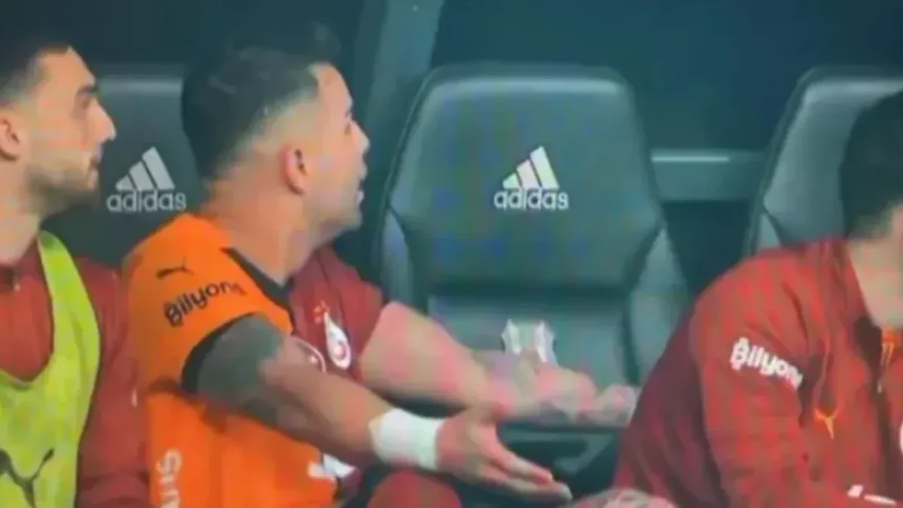 Galatasaray'da Derbi Sonrası Abdülkerim Bardakcı Krizi! Oyuncunun Tepkisi Sarı Kırmızılı Yönetimi Rahatsız Etti