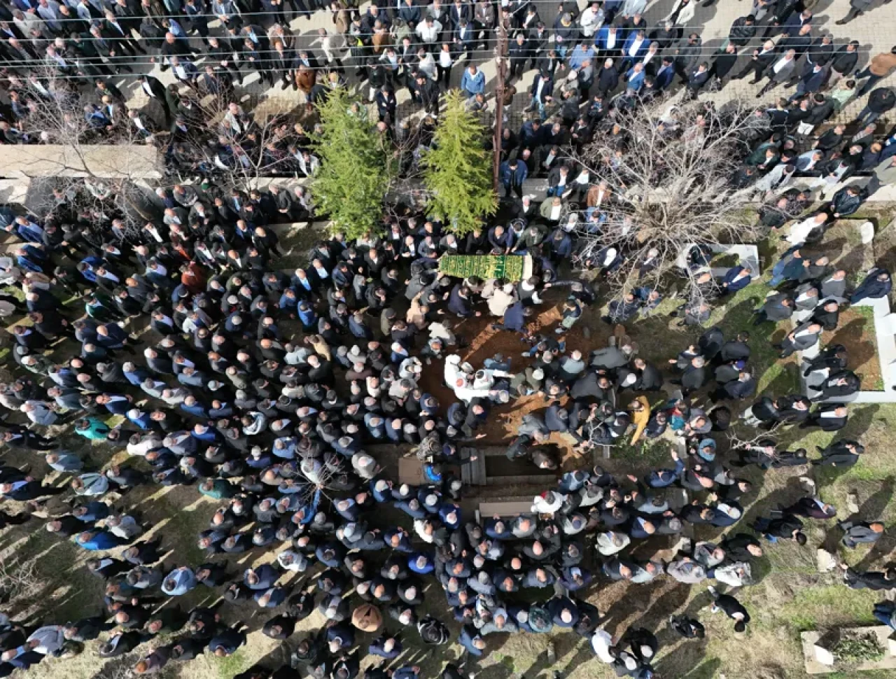 Eski AK Parti Milletvekili Kazım Ataoğlu Bingöl'de Son Yolculuğuna Uğurlandı