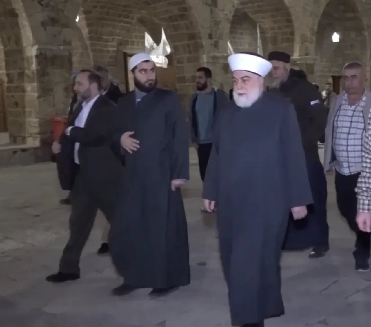 Trablusşam’da Sakal-ı Şerif’e Yoğun İlgi: El-Mansuri Camisi’nde Manevi Buluşma