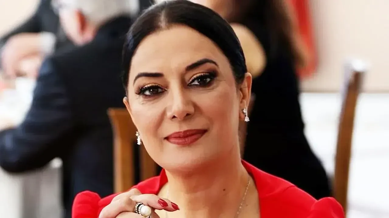 Veda Yurtsever dizileri, filmleri, tiyatro oyunları, neden boşandı, kaç doğumlu, evlendi mi?