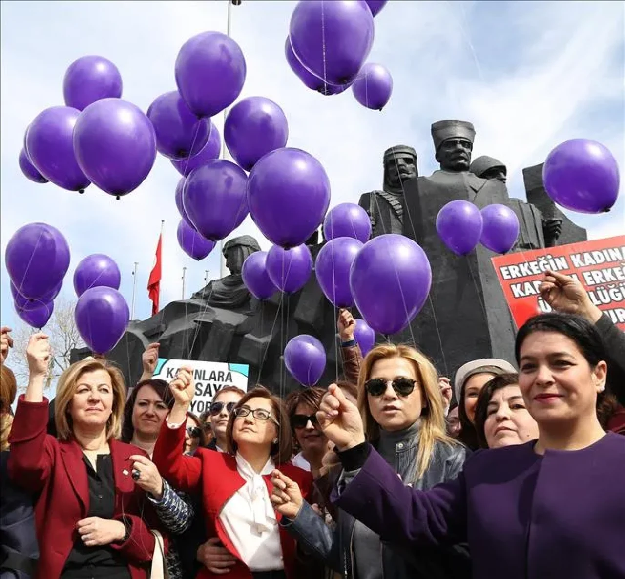 8 Mart Dünya Emekçi Kadınlar Günü Nasıl Ortaya Çıktı? Dünyada 8 Mart'ın Tarihçesi