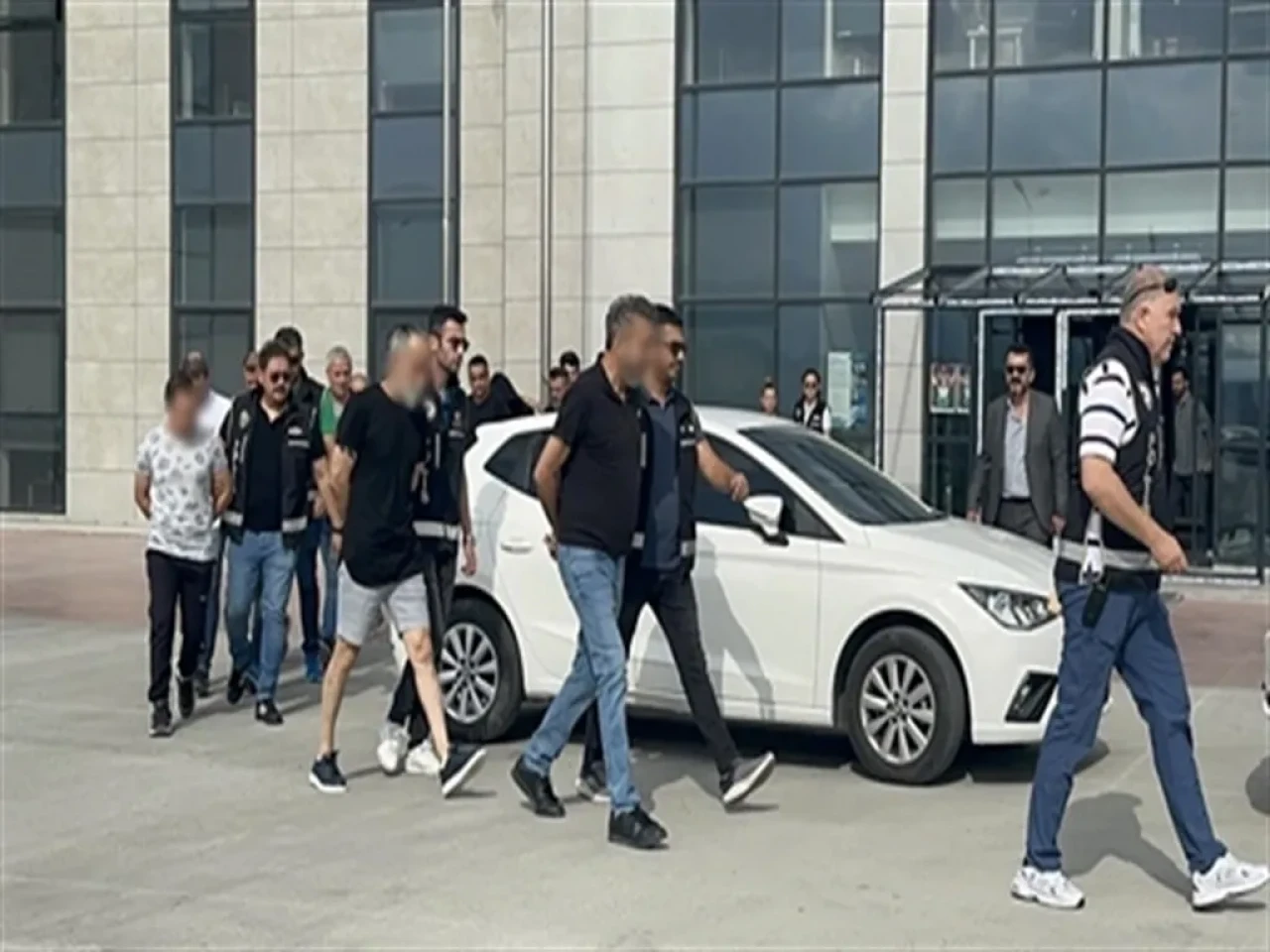 Yalova’da Devre Mülk Tuzağı: 36 Bin Kişiyi Kandırdılar, Mahkemeden Flaş Tahliye Kararı!