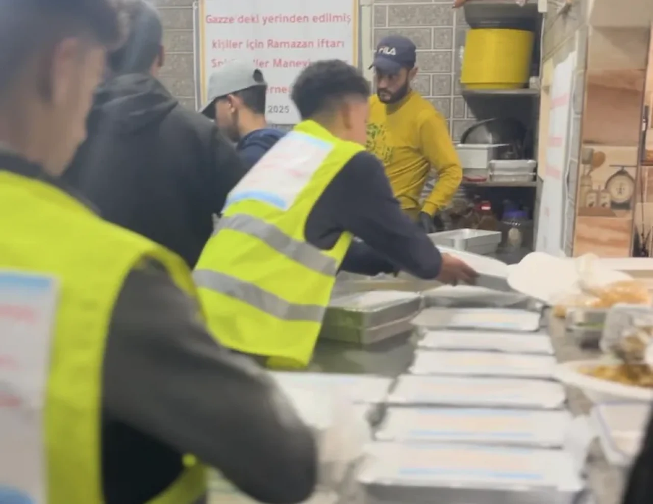 Türkiye’den Gazze’ye gönül sofraları: Ramazan’da 1000 aileye umut
