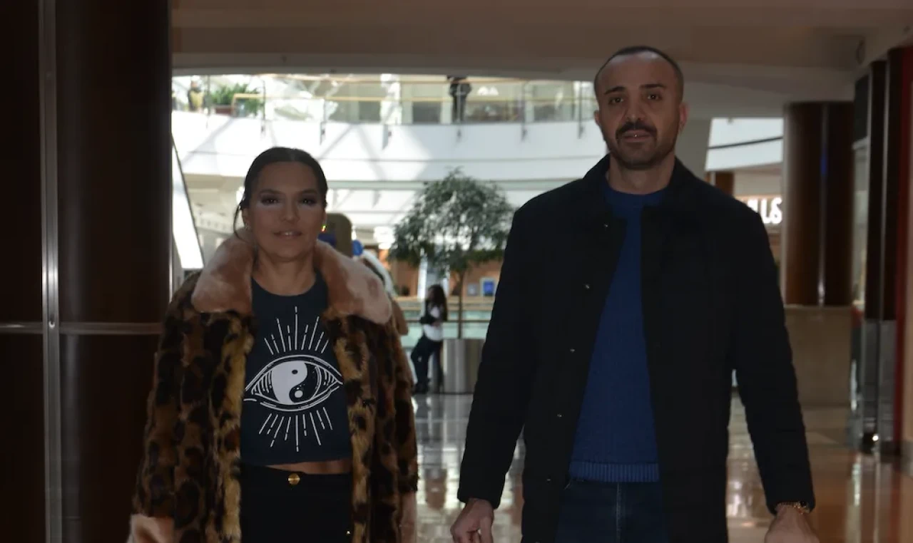 Demet Akalın ve Okan Kurt’un Alışveriş Keyfi! İftar Öncesi Hazırlık Tam Gaz