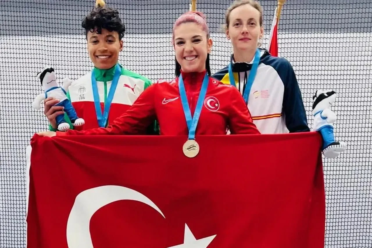 Milli Sporcumuzdan 10. Avrupa Şampiyonluğu Geldi! Esra Bayrak Atletizmde Avrupa Şampiyonu Oldu