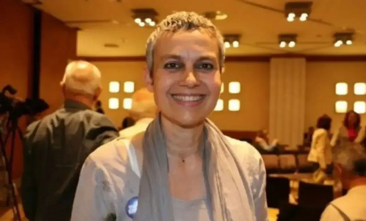 Esra Mungan Kimdir?(Akademisyen) Boğaziçi Yasağına Dair Bilinmesi Gerekenler - Kaç Yaşında, Aslen Nereli, Alevi mi, Kiminle Evli, Eşi Kim?