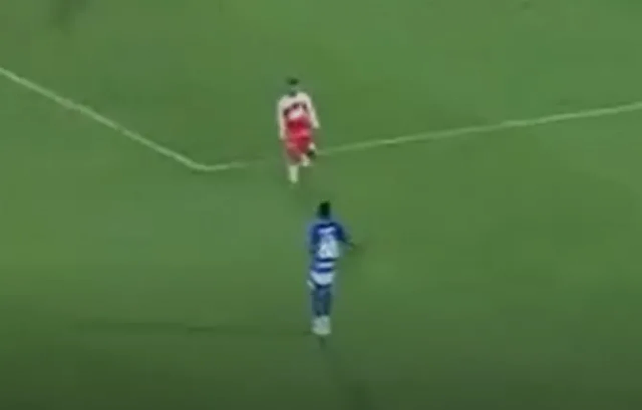 Neyser Villarreal'in Derbide Yaptığı Hareketin Ardından Ortalık Savaş Alanına Döndü: O Hareketin Ardından Kartlar Havada Uçuştu!