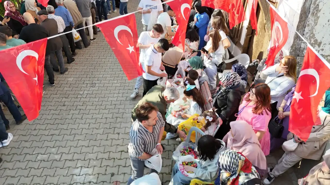 Bilecik’te şeker atma geleneği 600 yıldır aynı coşkuyla sürdürülüyor!