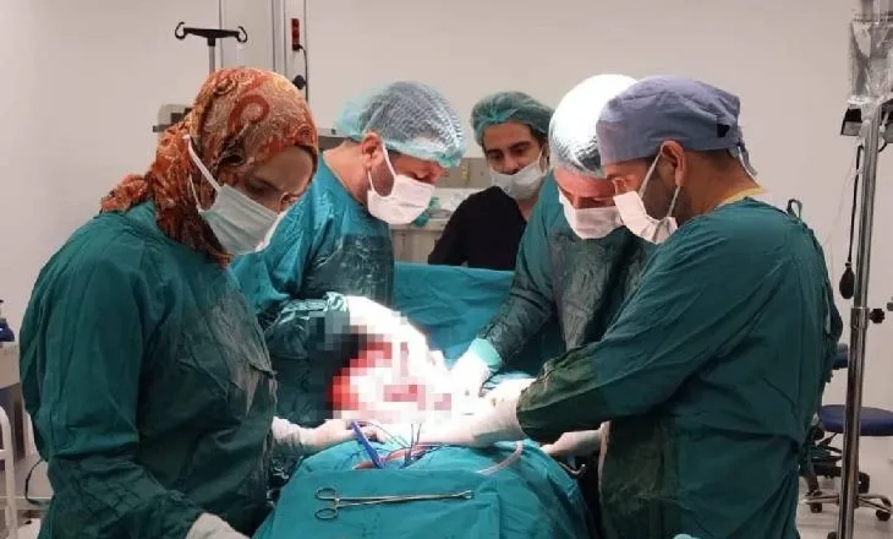 Diyarbakır’da Şaşkına Çeviren Ameliyat: Kadının Karnından Dev Miyom Çıktı!