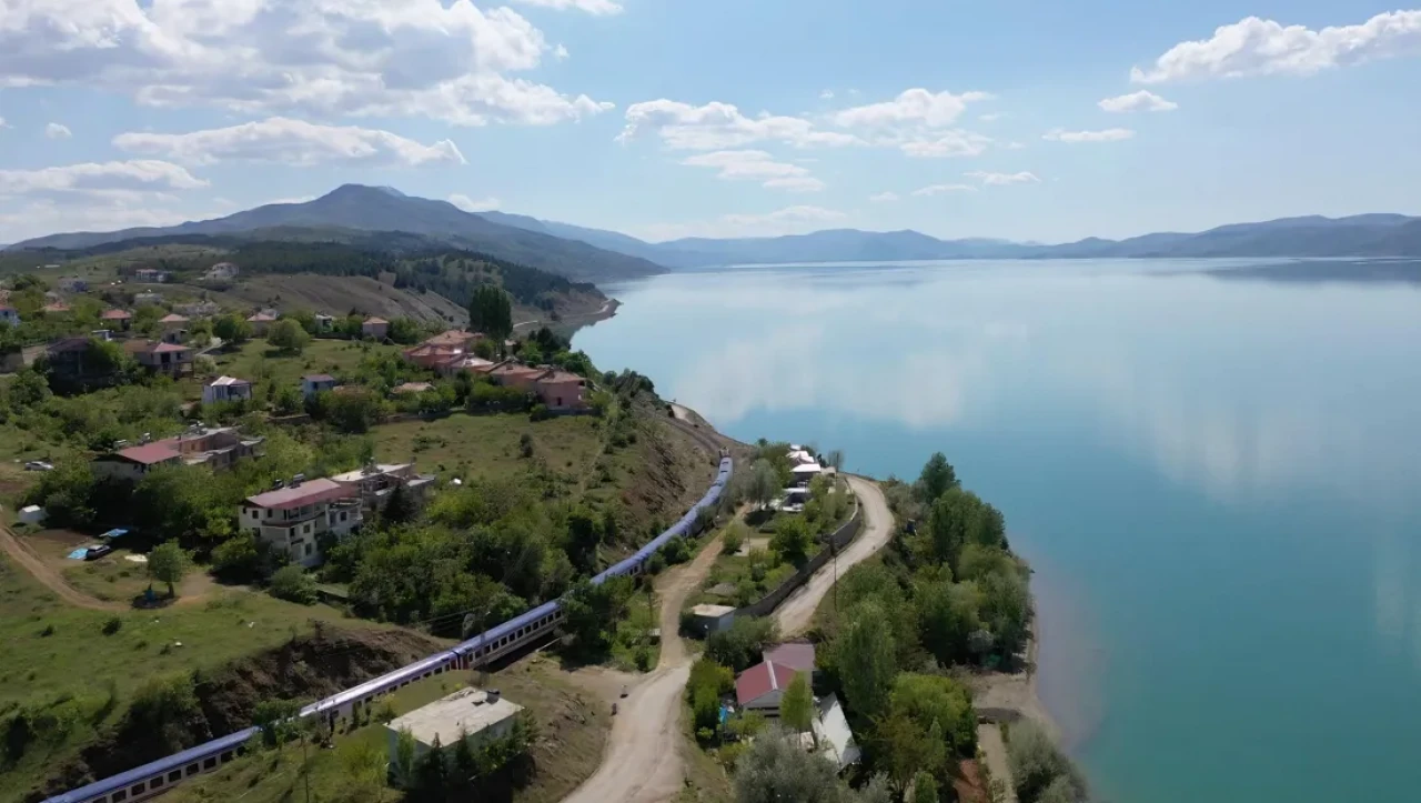 Raylarda Bir Kültür Yolculuğu: Turistik Diyarbakır Ekspresi Yola Ne Zaman Çıkıyor?